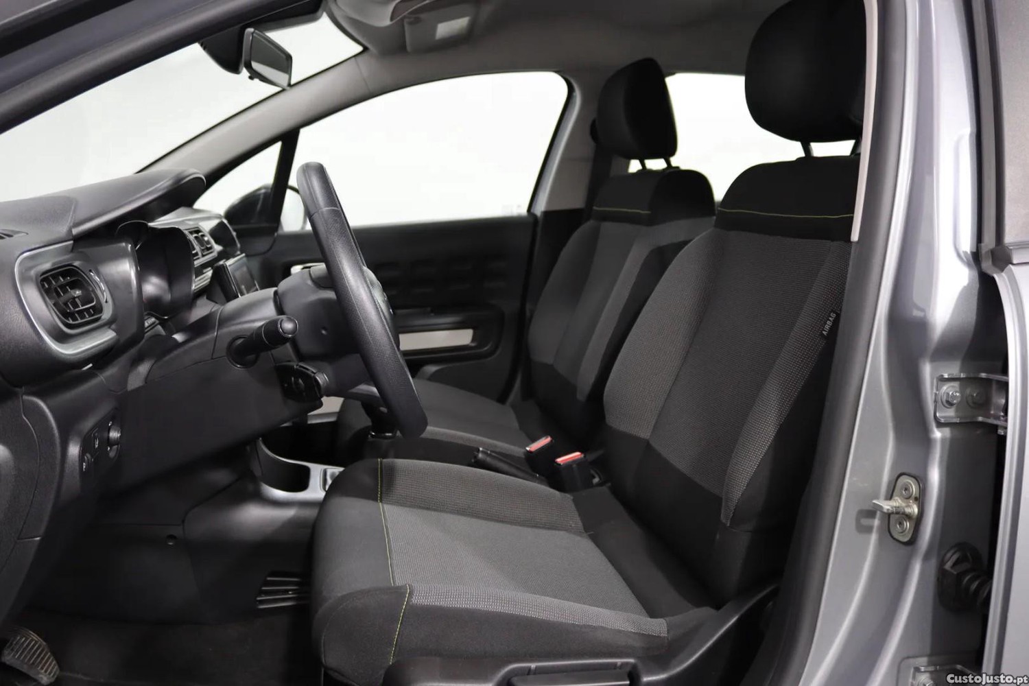 Citroën C3 1.2 PureTech Shine — fotografia 4