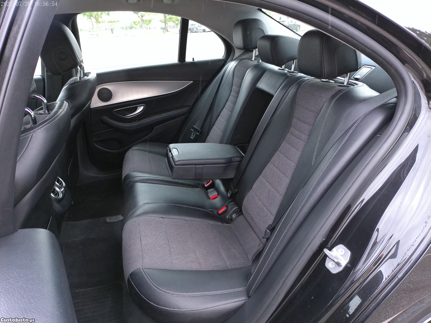 Mercedes-Benz E 220 220 D — fotografia 3