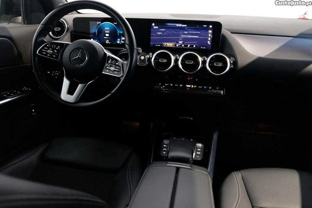 Mercedes-Benz GLA 250 e 8G-DCT Progressive — fotografia 16