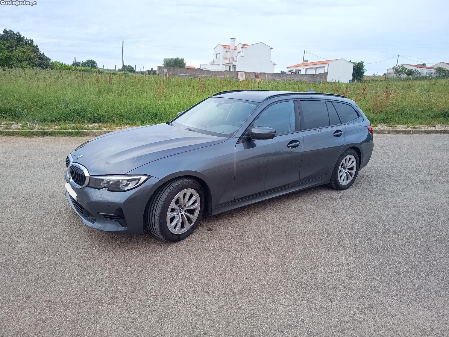 BMW 318 d mild hibrid — fotografia 4