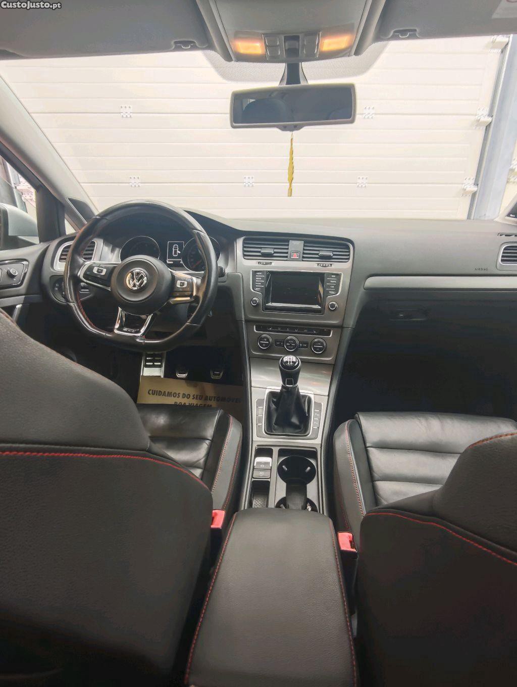 Volkswagen Golf 1.6 tdi — fotografia 3