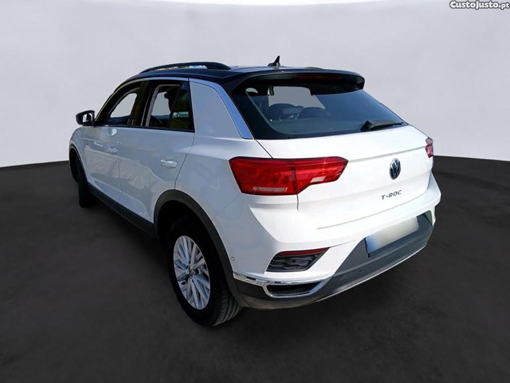Volkswagen T-Roc 1.0 TSI Style 110cv — fotografia 19
