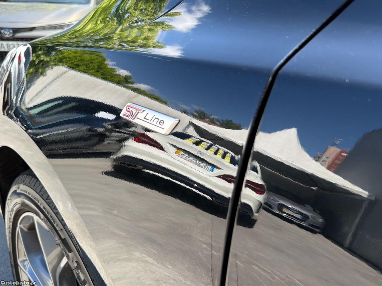 Ford Focus 1.5 TDCi ECOBlue ST-Line — fotografia 3