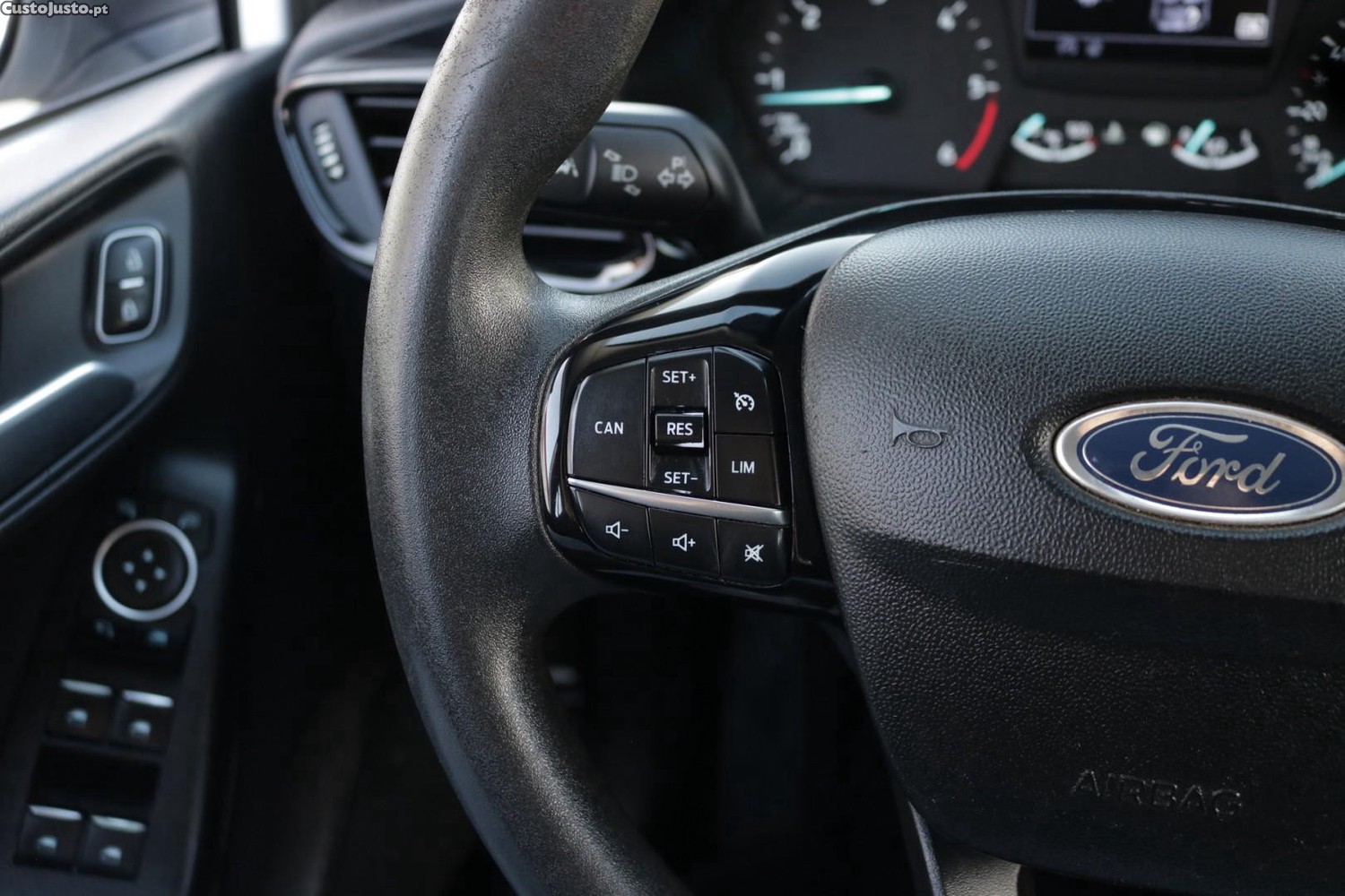Ford Fiesta 1.5 TDCI Connected — fotografia 32