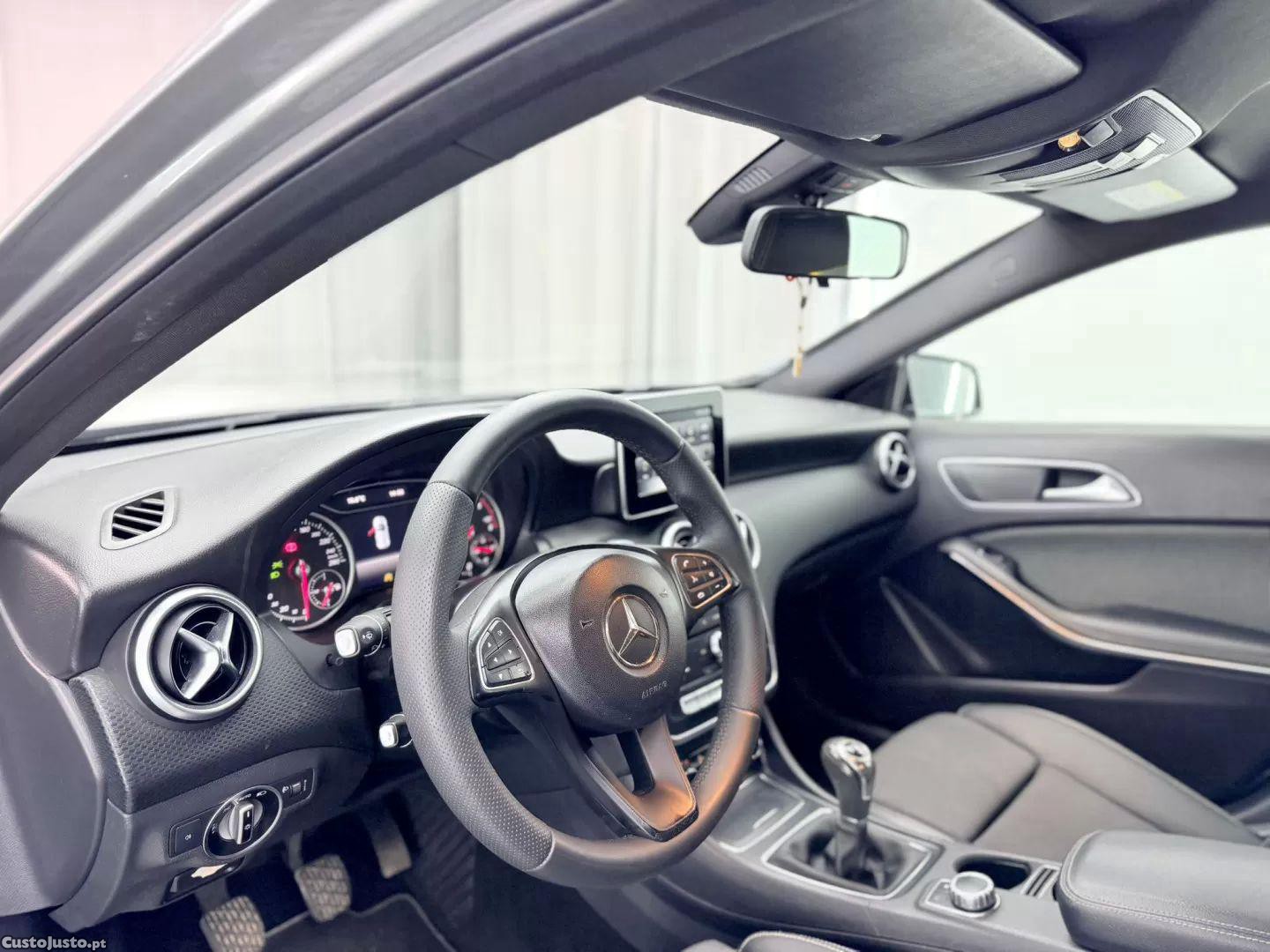 Mercedes-Benz A 180 D look a45 amg — fotografia 3