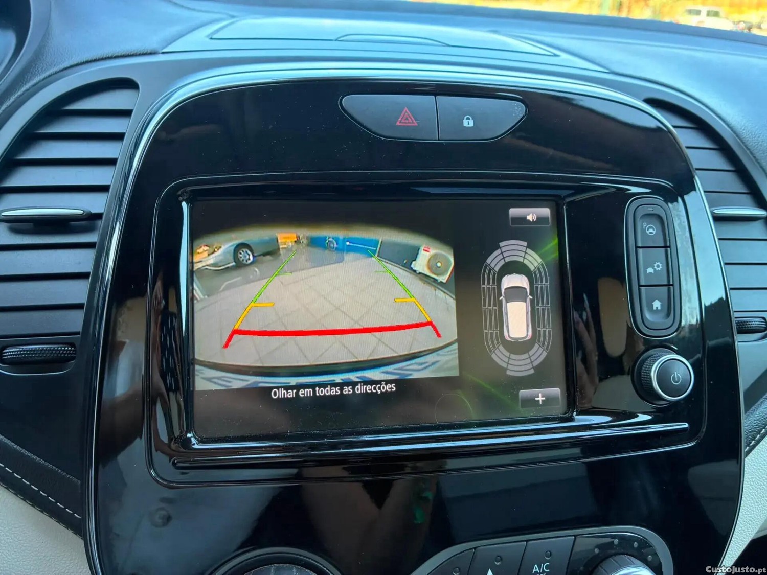 Renault Captur 1.2 TCe Initiale Paris EDC — fotografia 13