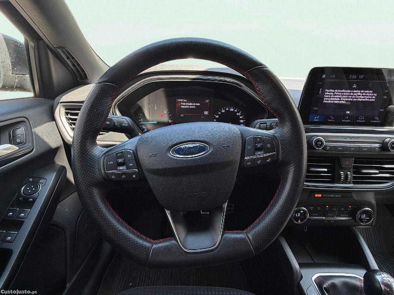 Ford Focus 1.5 TDCi ECOBlue ST-Line — fotografia 13