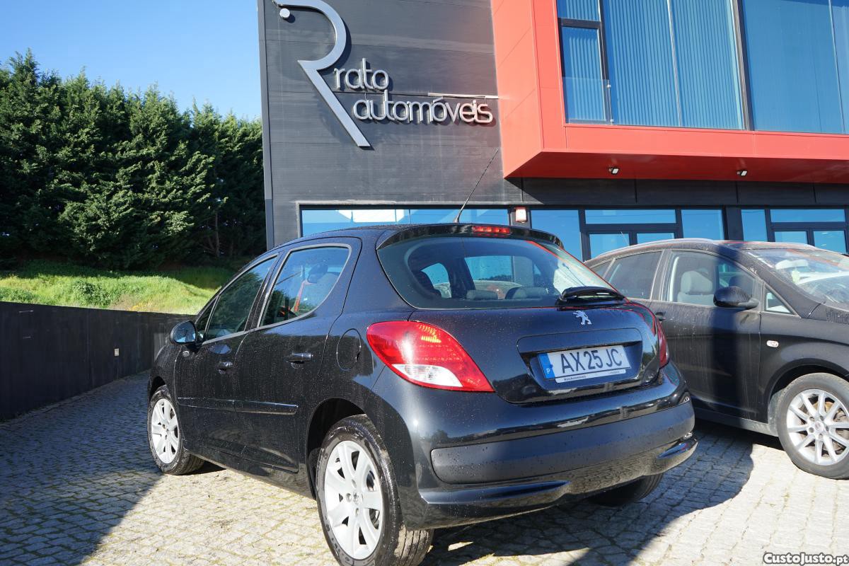 Peugeot 207 1.6 HDI — fotografia 9