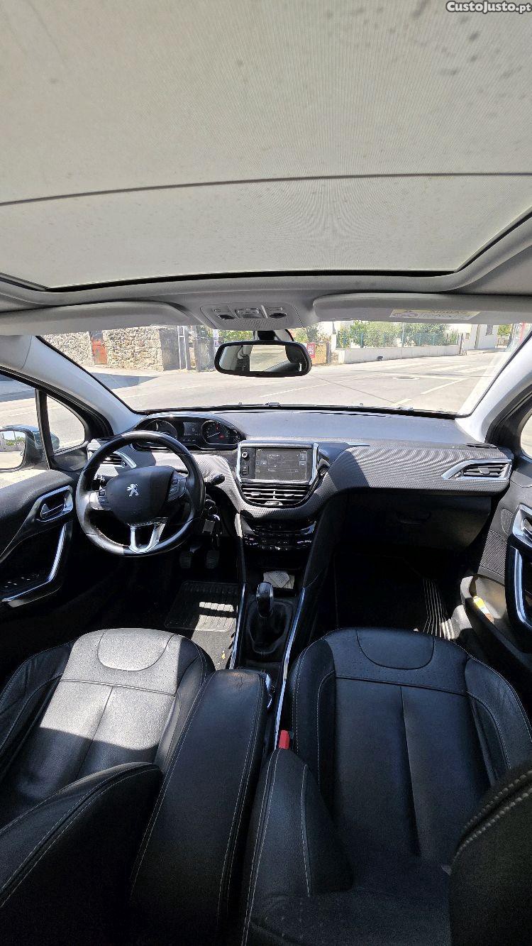 Peugeot 2008 Allure 1.6 — fotografia 2