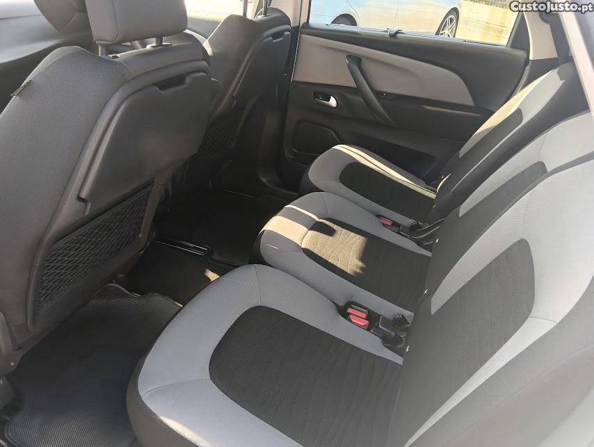 Citroën C4 Picasso — fotografia 7