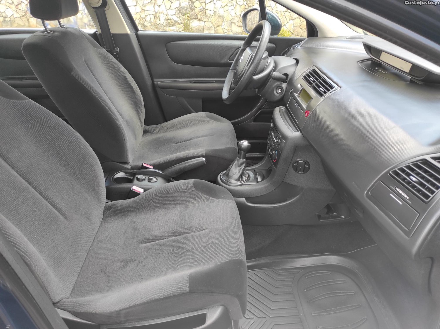 Citroën C4 1.6 HDI Executive 2010 — fotografia 8