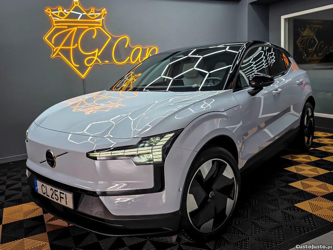 Volvo EX 30 Twin Motor Performance AWD Ultra — fotografia 18