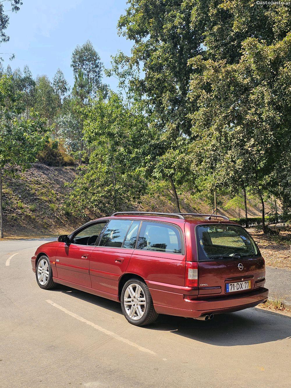 Opel Omega Caravan 3.0 V6 — fotografia 10