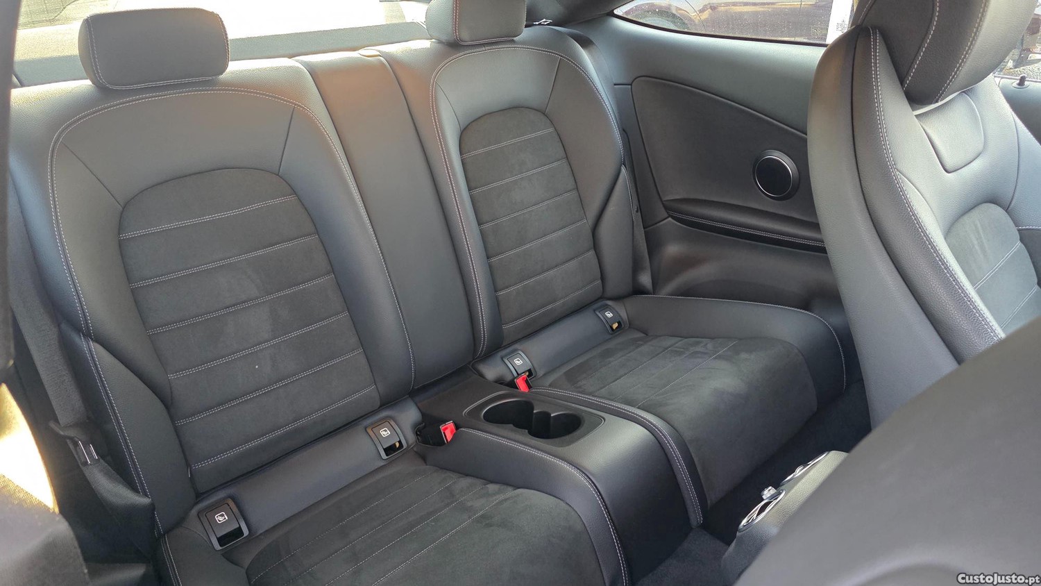 Mercedes-Benz C 220 d CoupeAMG 170cv — fotografia 4