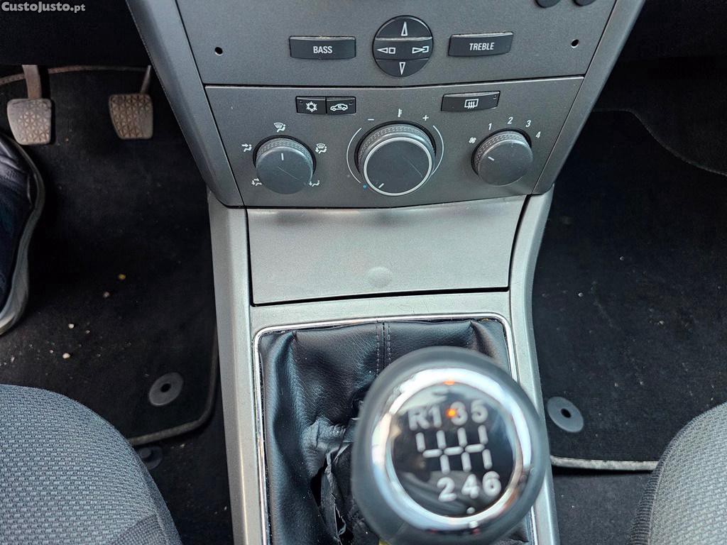 Opel Astra H 1.3Cdti 90Cv 04/2006 — fotografia 3