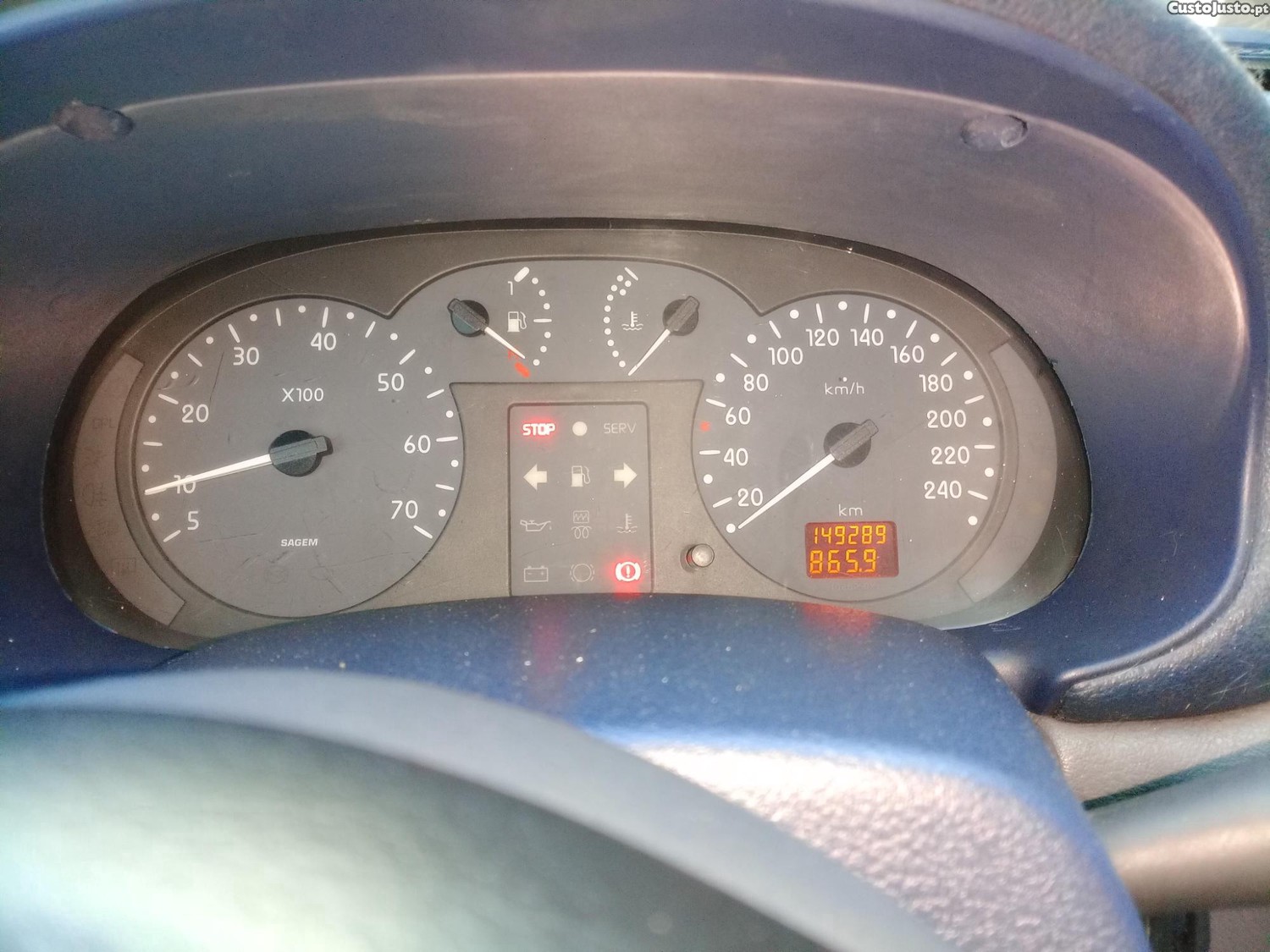Renault Clio - — fotografia 4
