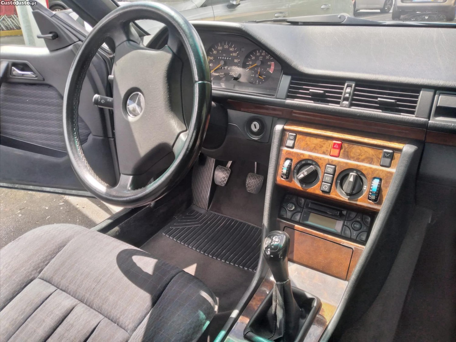 Mercedes-Benz 200 Coupé — fotografia 5