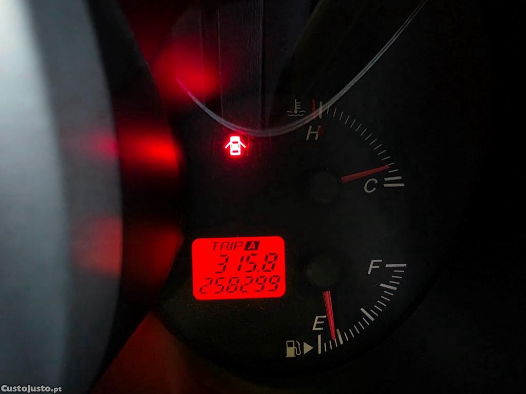 Mazda 3 1.6Di 110cv 10/2005 — fotografia 3