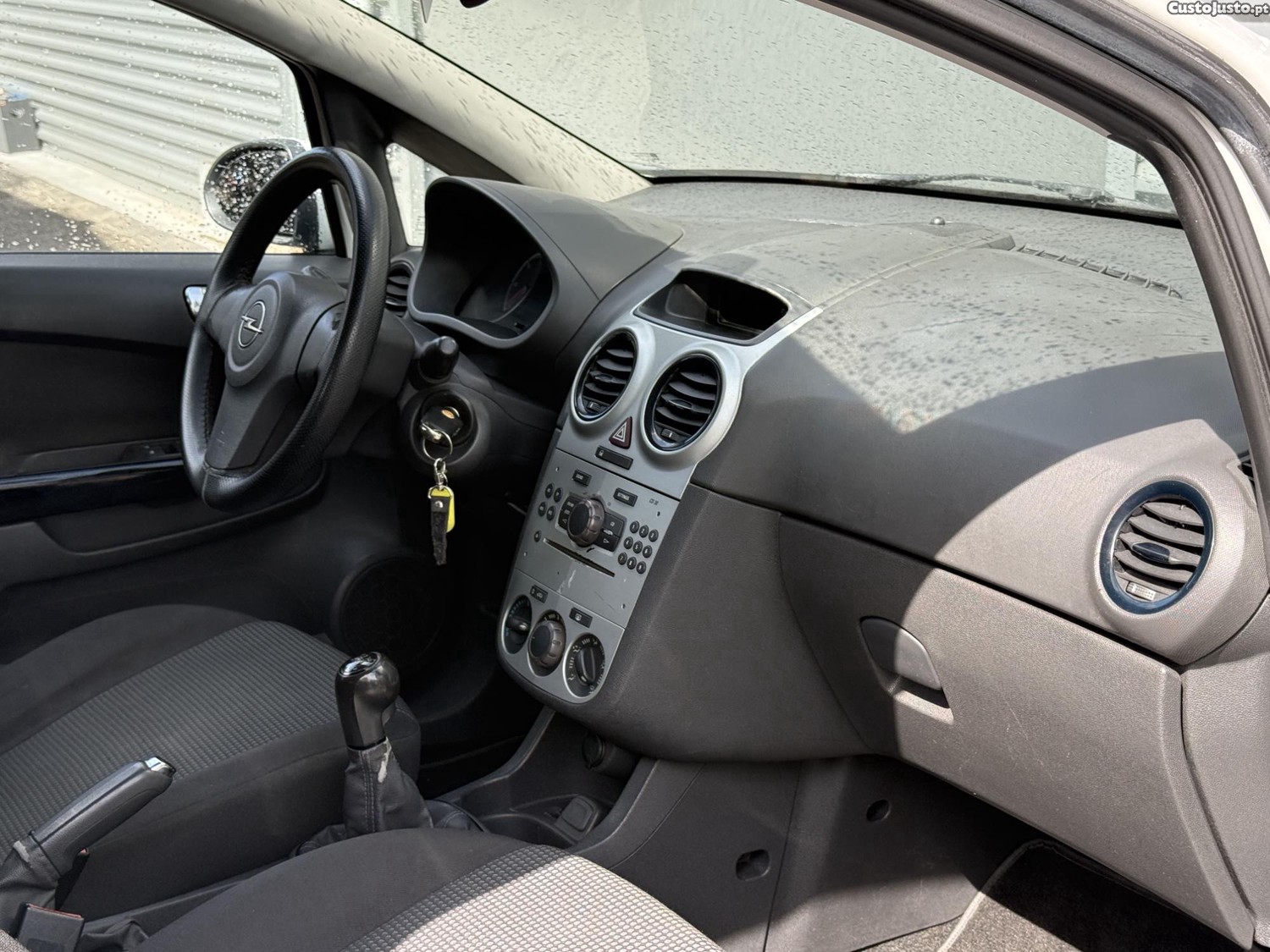 Opel Corsa D 1.3 CDTI C/ AC — fotografia 10