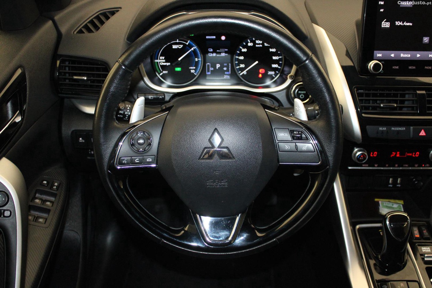 Mitsubishi Eclipse CROSS 2.4 PHEV 4WD (AUTO) — fotografia 36