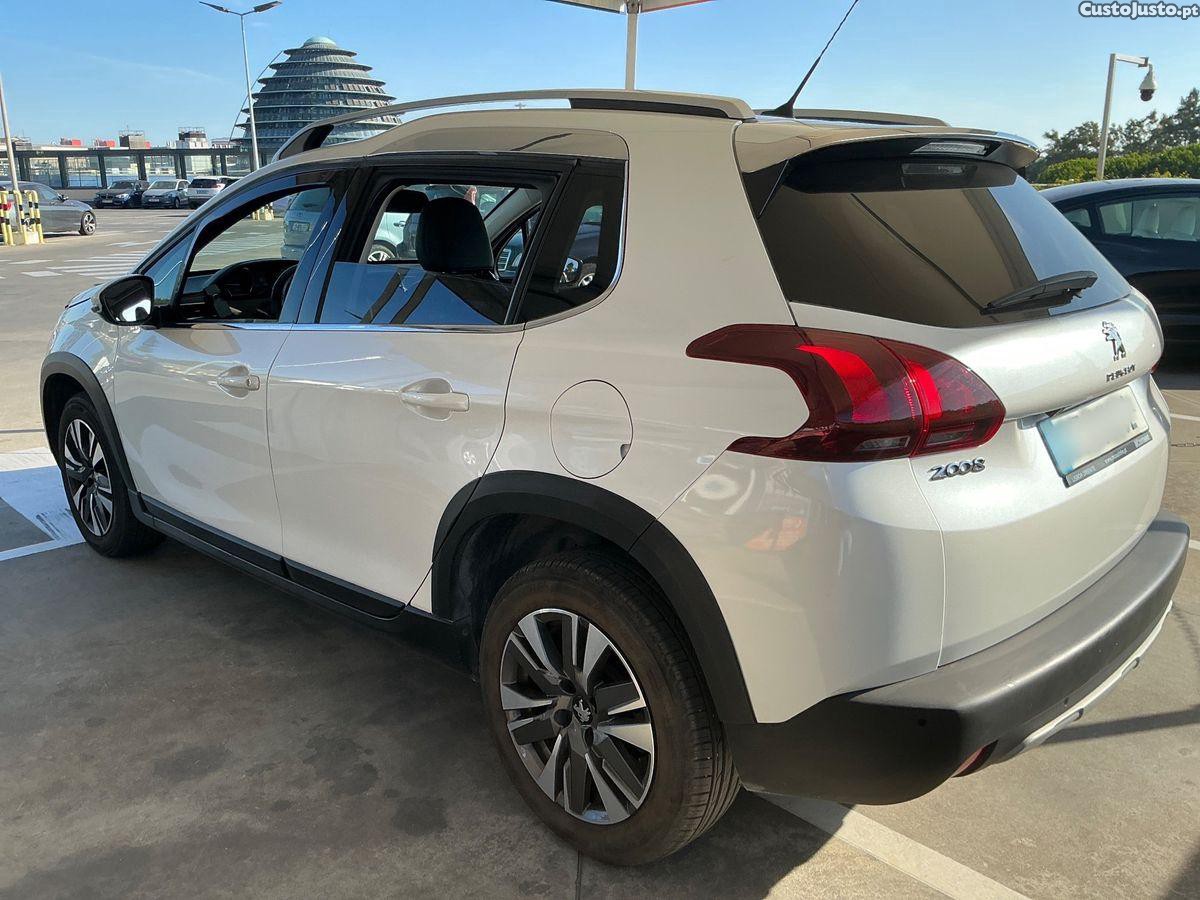 Peugeot 2008 Allure Auto — fotografia 8
