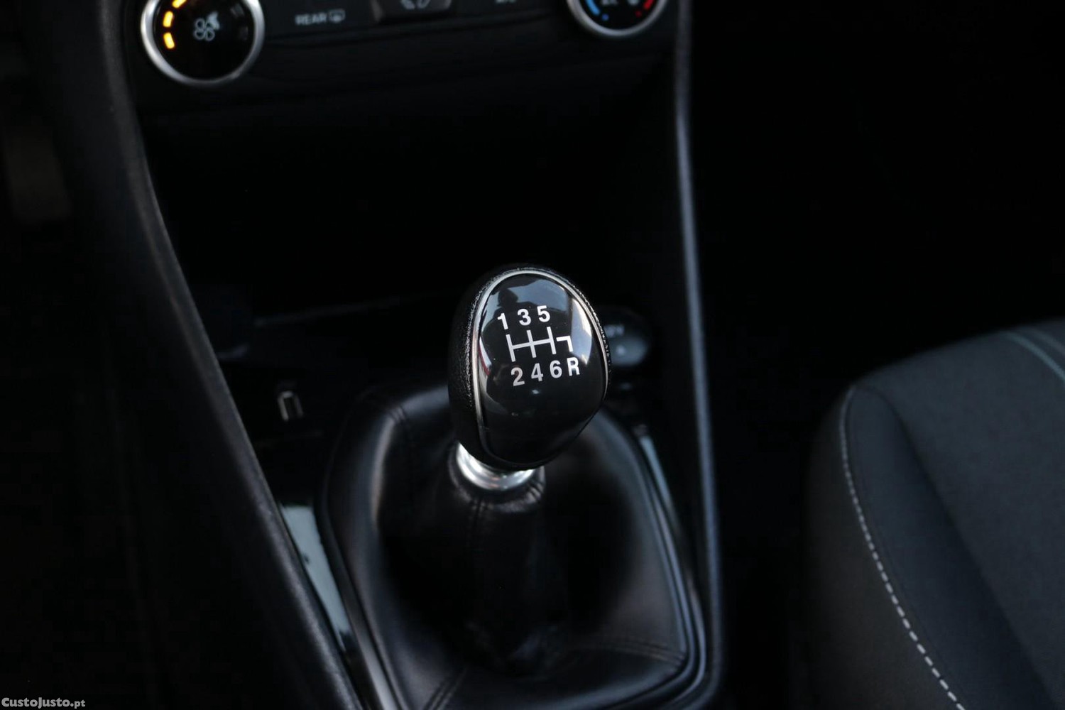 Ford Fiesta 1.5 TDCI Connected — fotografia 11