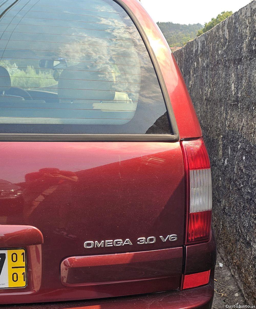 Opel Omega Caravan 3.0 V6 — fotografia 9