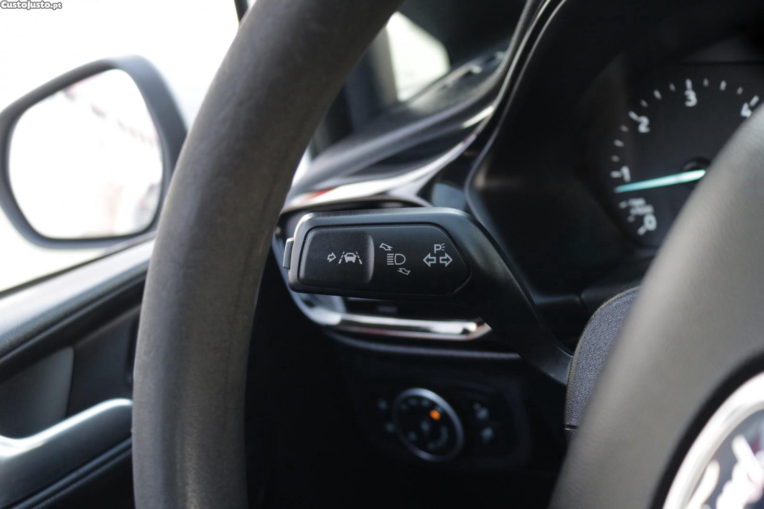 Ford Fiesta 1.5 TDCI Connected — fotografia 30