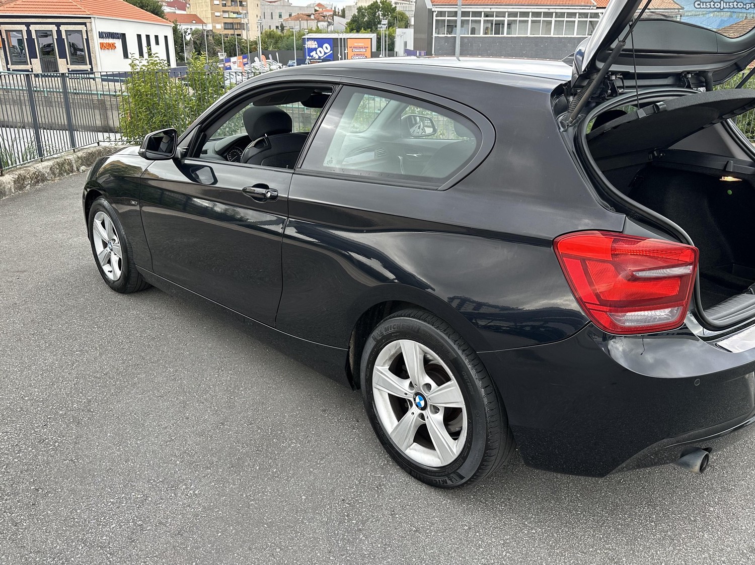 BMW 116 EfficientDynamics Sport Line NACIONAL — fotografia 10