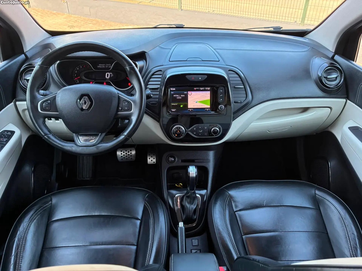 Renault Captur 1.2 TCe Initiale Paris EDC — fotografia 5