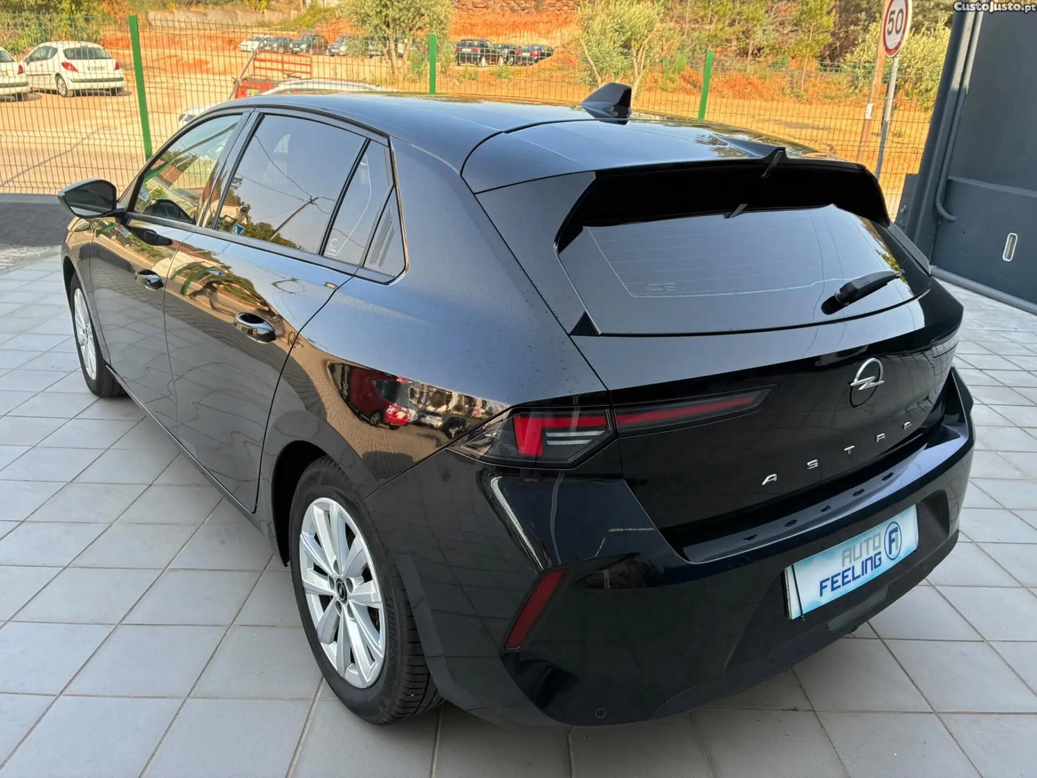 Opel Astra 1.5 D Edition Aut. — fotografia 30