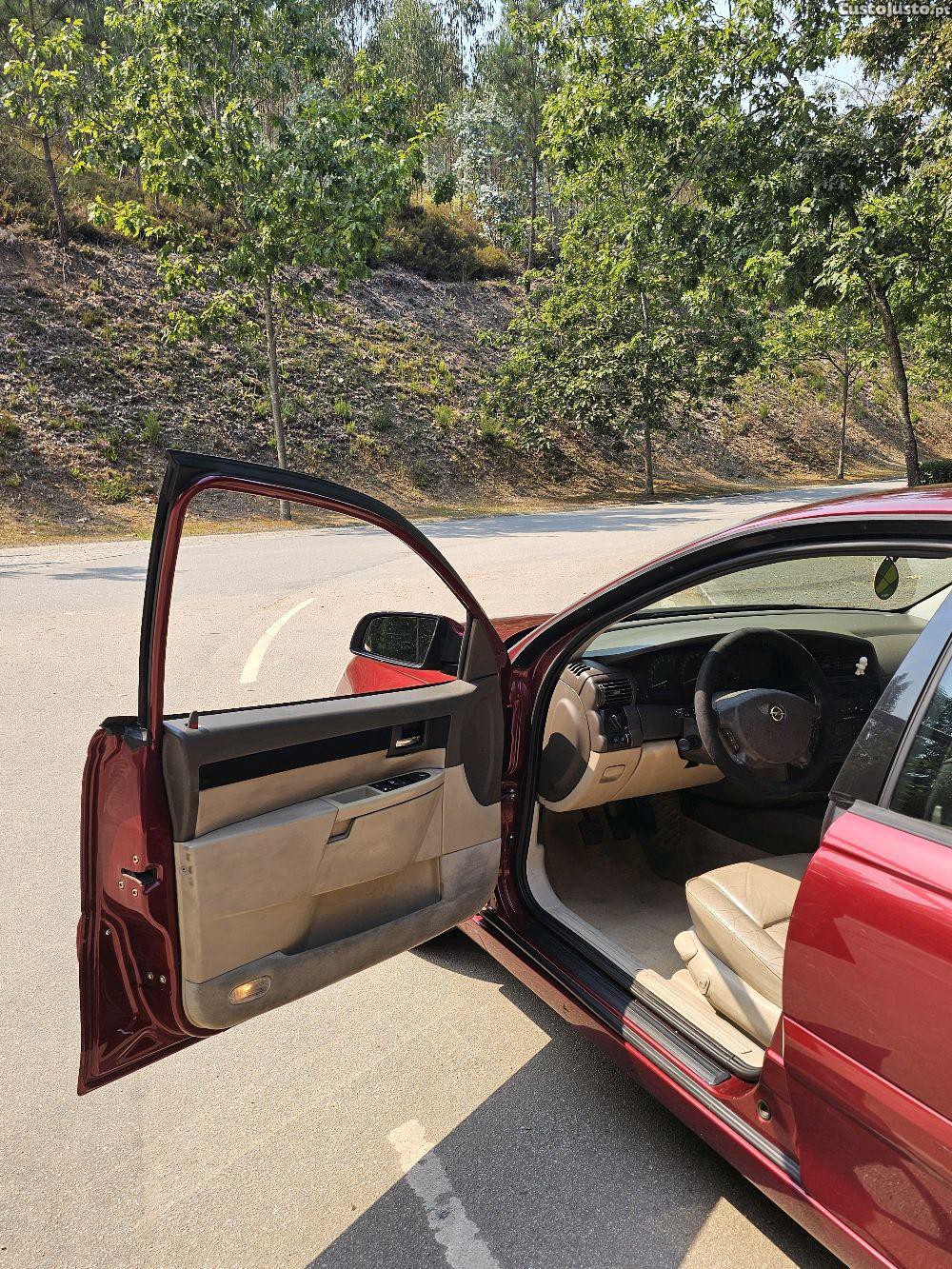 Opel Omega Caravan 3.0 V6 — fotografia 2