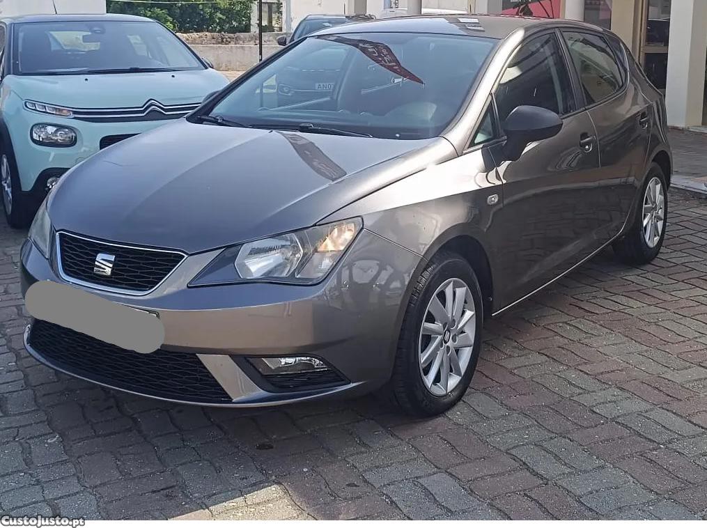 SEAT Ibiza 1.4 Tdi Style — fotografia 5