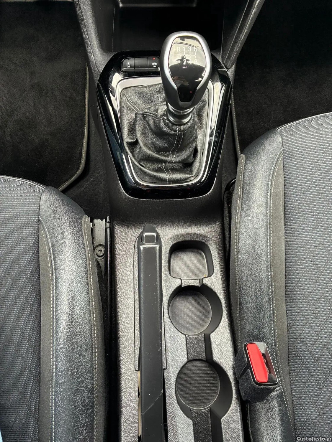 Opel Corsa 1.5 D Elegance — fotografia 6