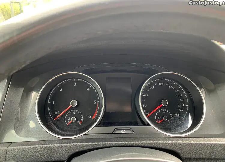 Volkswagen Golf 1.6 TDI Confortline — fotografia 6