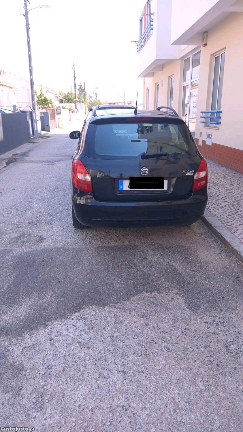 Skoda Fabia fabia 1.2 HTP - 08 foto 2