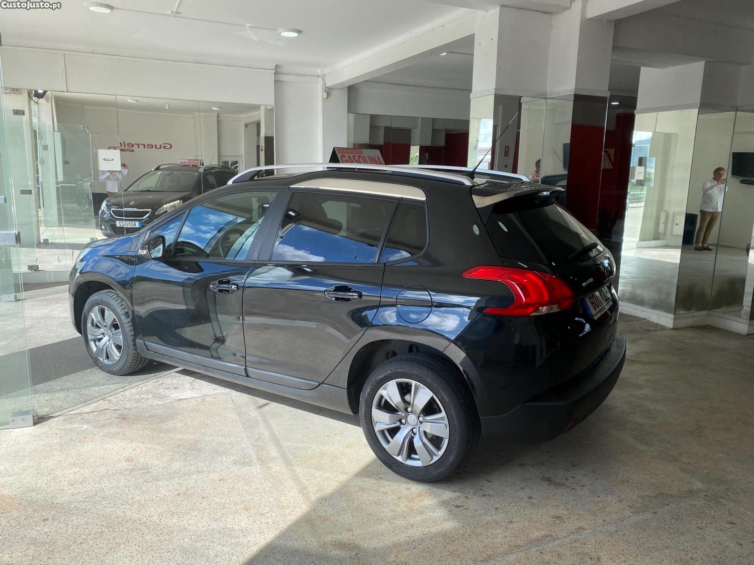 Peugeot 2008 1.2 VTI -93 MIL KMs — fotografia 10
