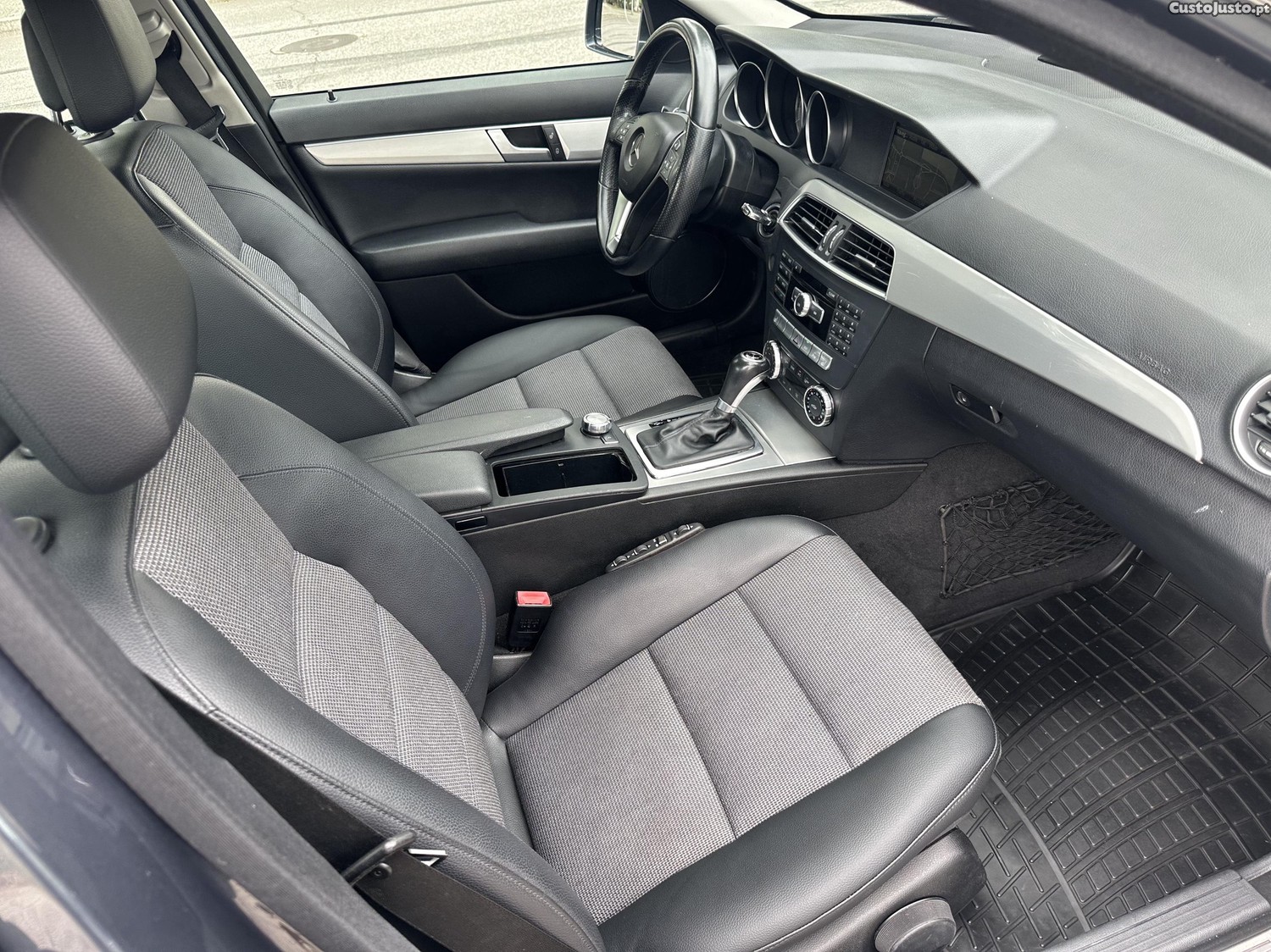 Mercedes-Benz C 220 AVANTGARD 7-GTRONIC — fotografia 6