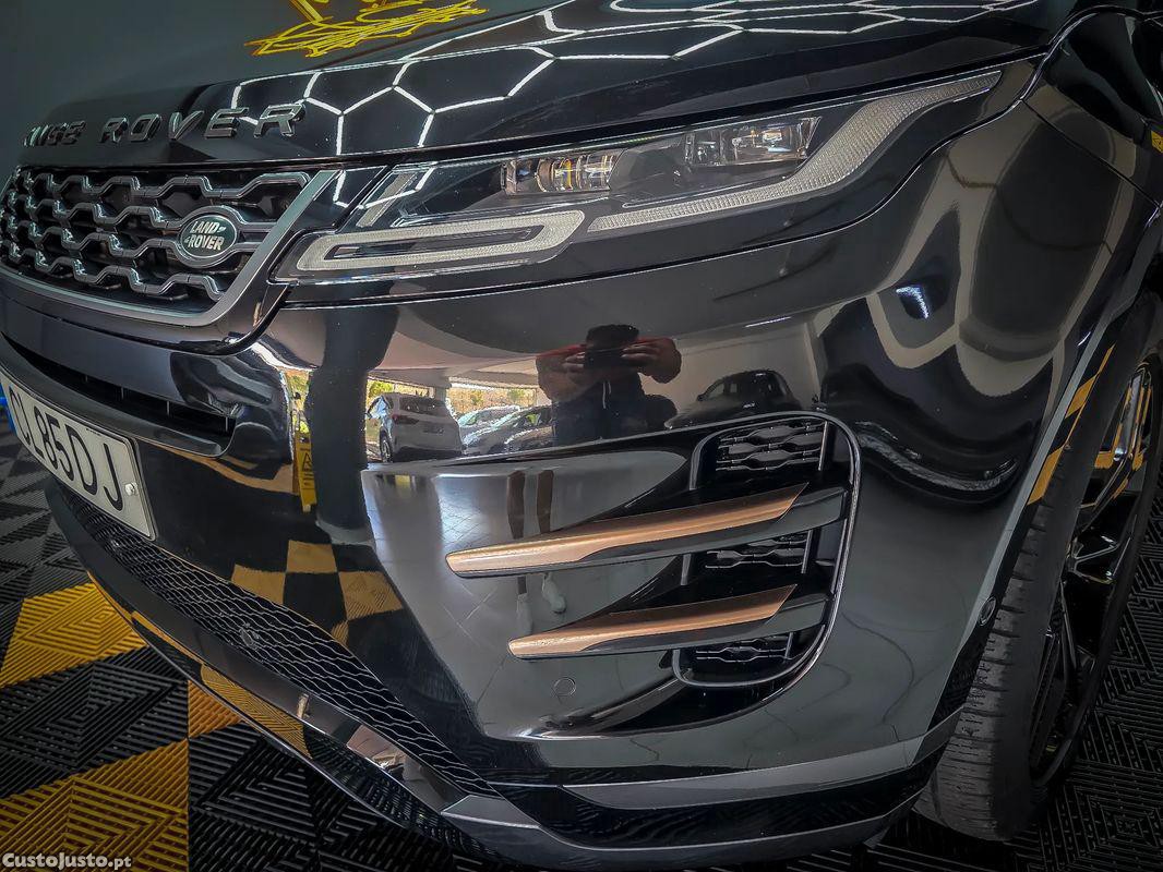 Land Rover Evoque P300e R-Dynamic SE — fotografia 12