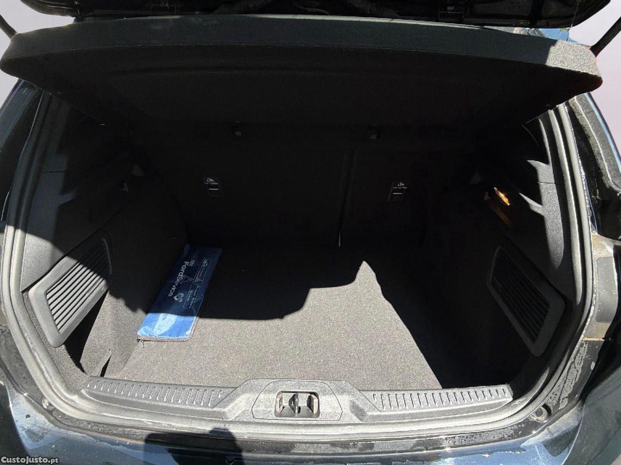 Ford Focus 1.5 TDCi ECOBlue ST-Line — fotografia 2