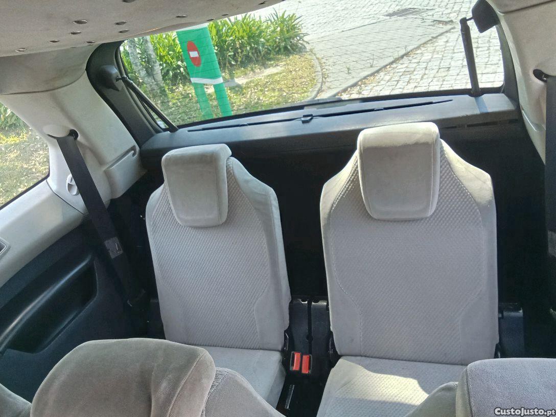 Citroën C4 Grand Picasso 1.6hdi 110cv 7 lugares — fotografia 4