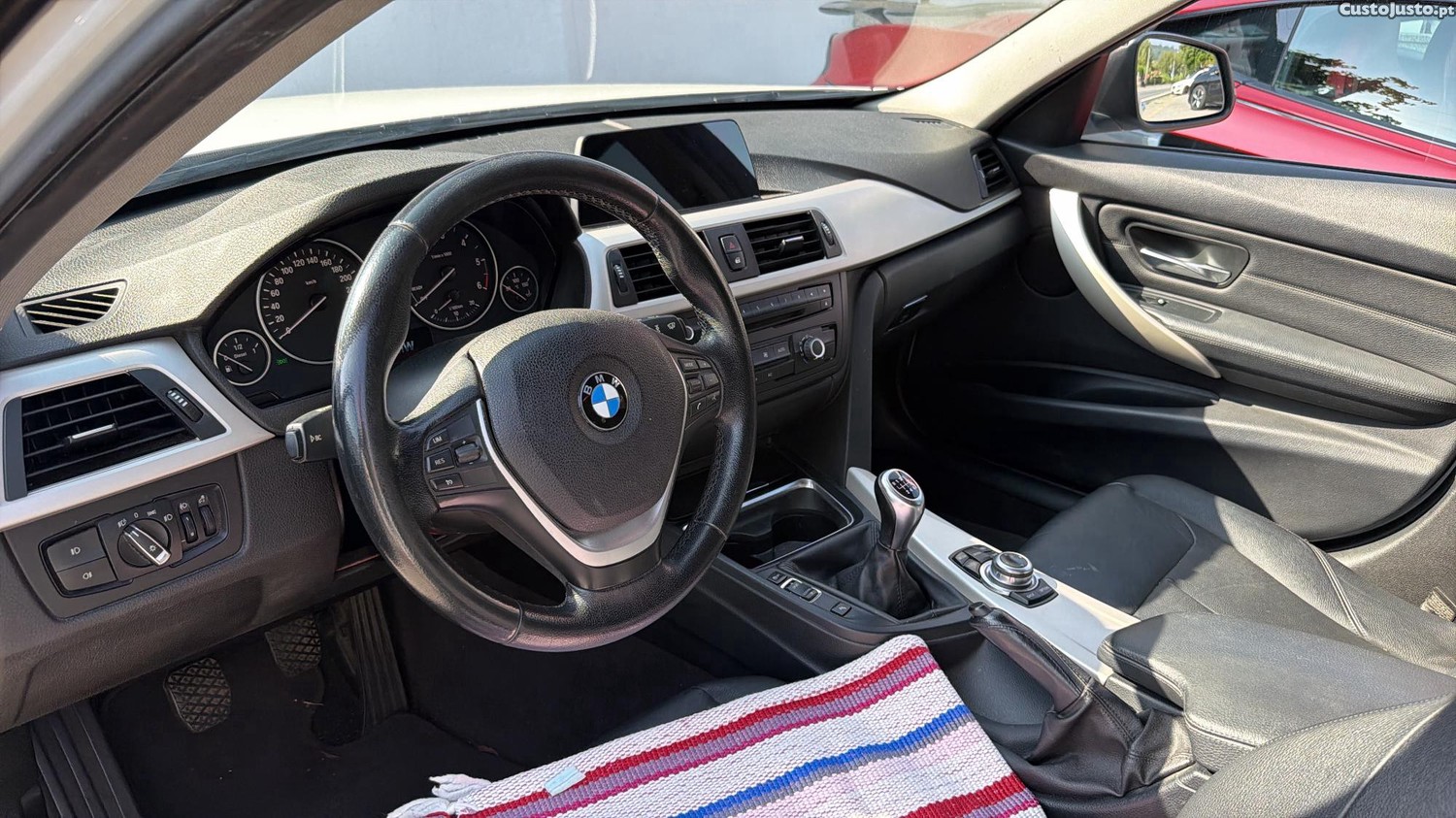 BMW 320 184 cv — fotografia 3