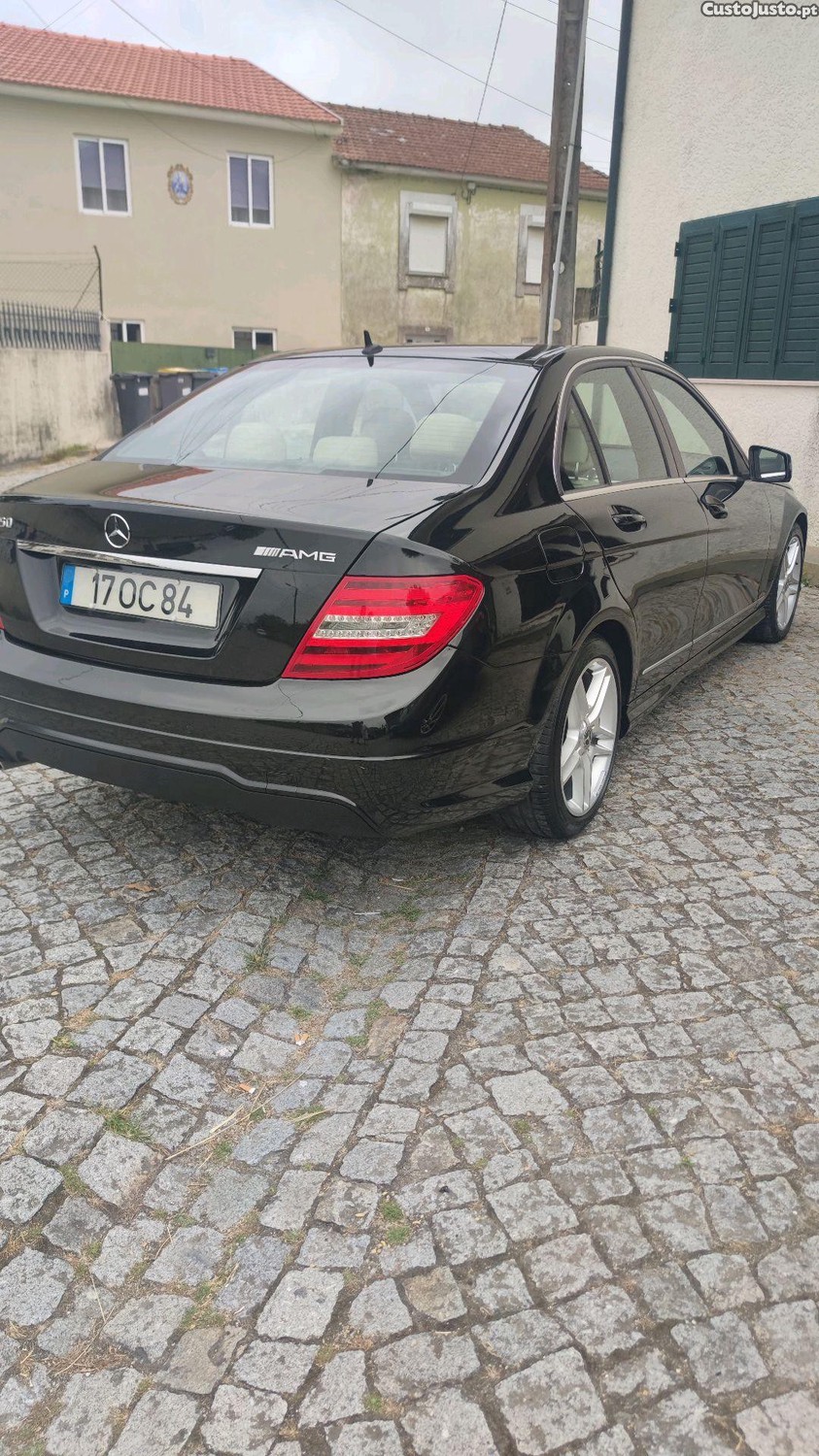 Mercedes-Benz C 250 CDI AMG Auto — fotografia 10