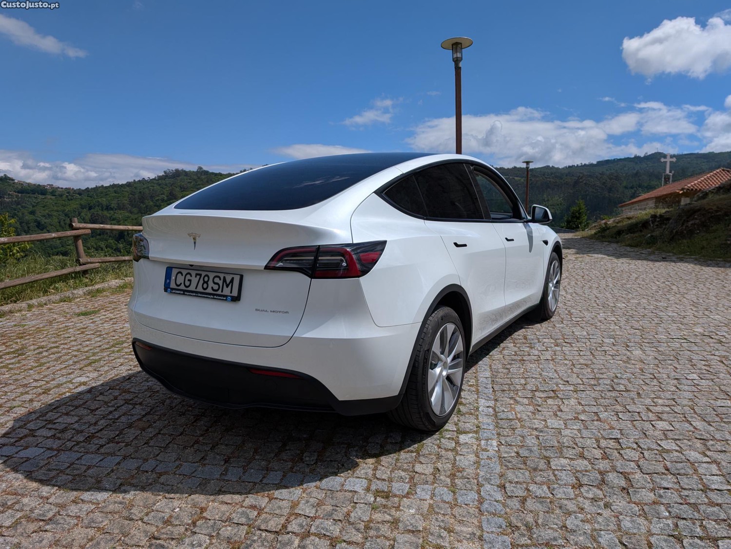 Tesla Model Y LONG RANGE — fotografia 6