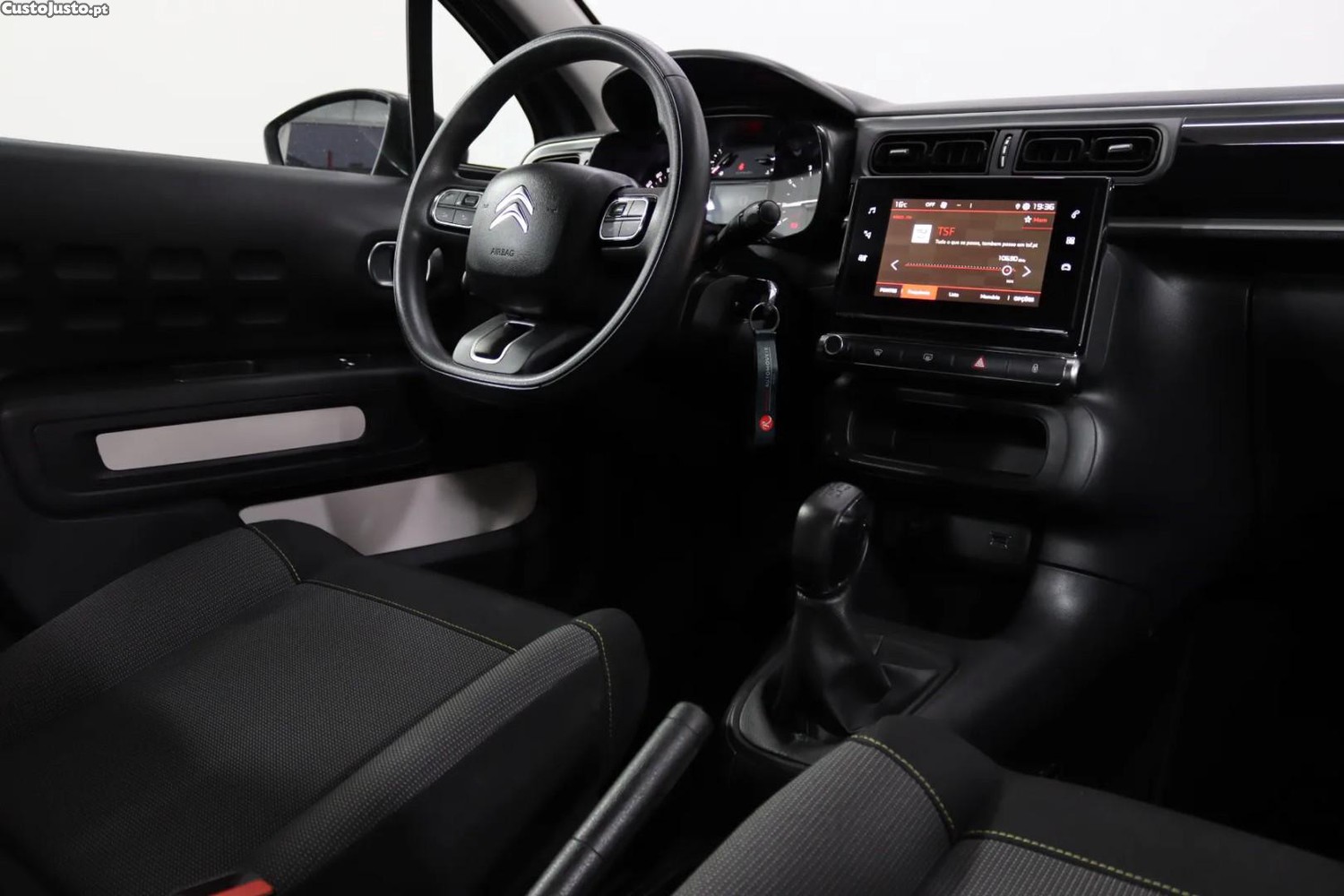 Citroën C3 1.2 PureTech Shine — fotografia 11