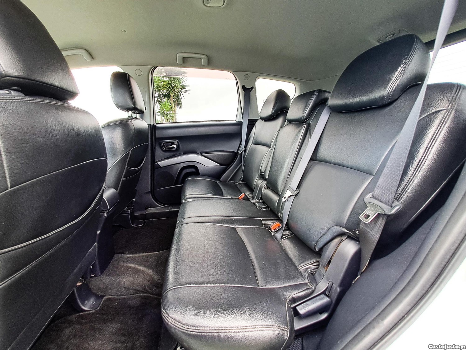 Mitsubishi Outlander 2.4 MIVEC 170CV GASOLINA 2011 — fotografia 2