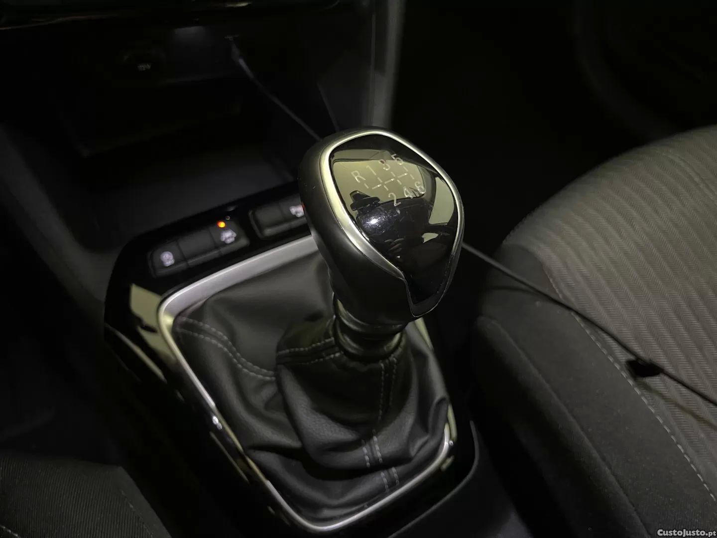 Opel Corsa 1.2 t edition — fotografia 5