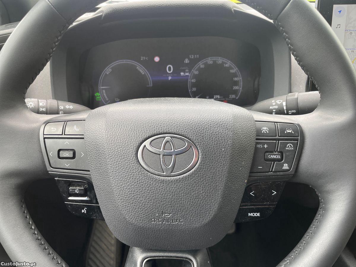 Toyota C-HR 2.0 HDF Plug-in Square Collection — fotografia 4
