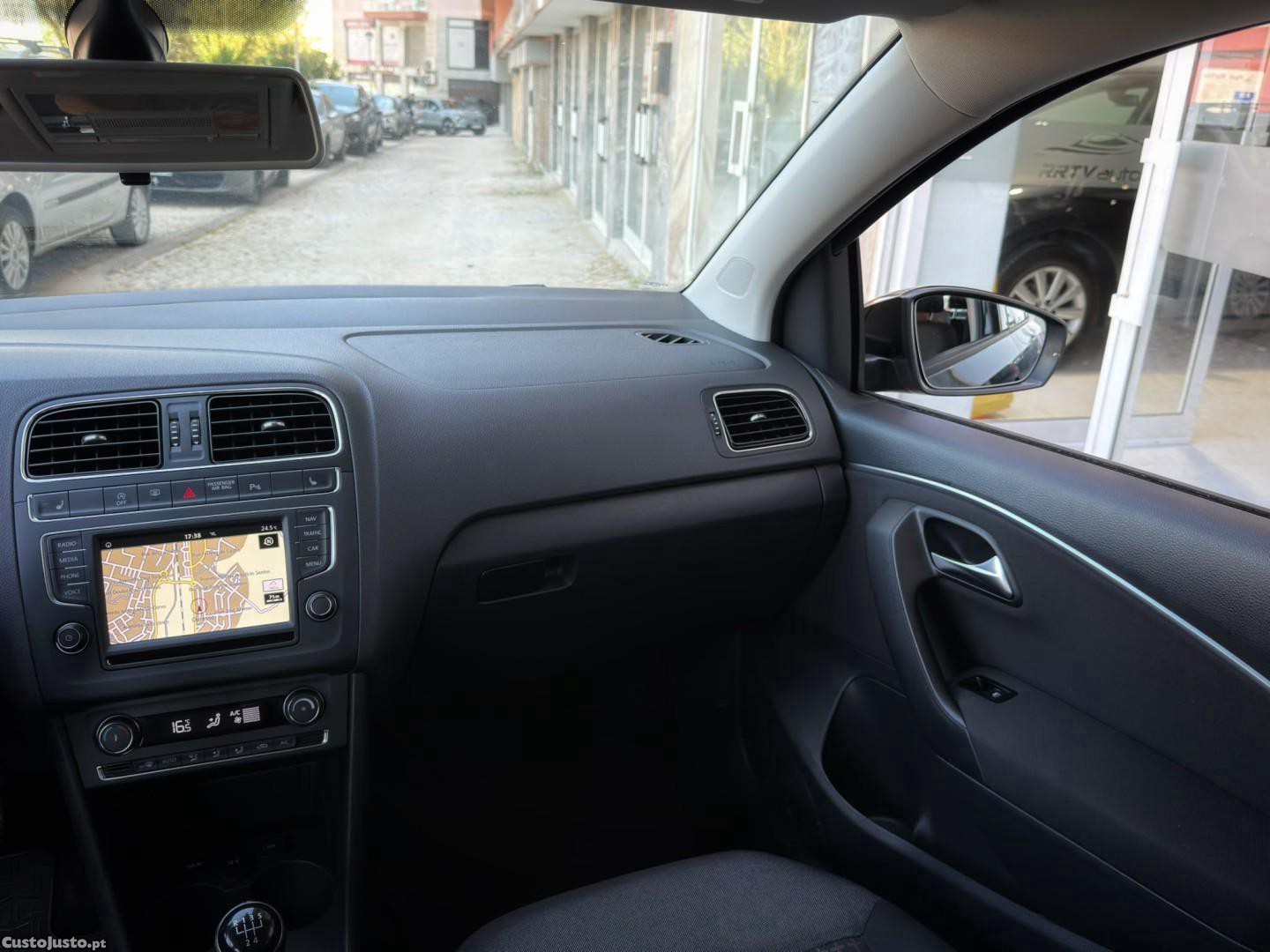 Volkswagen Polo 1.4 TDI Lounge — fotografia 8