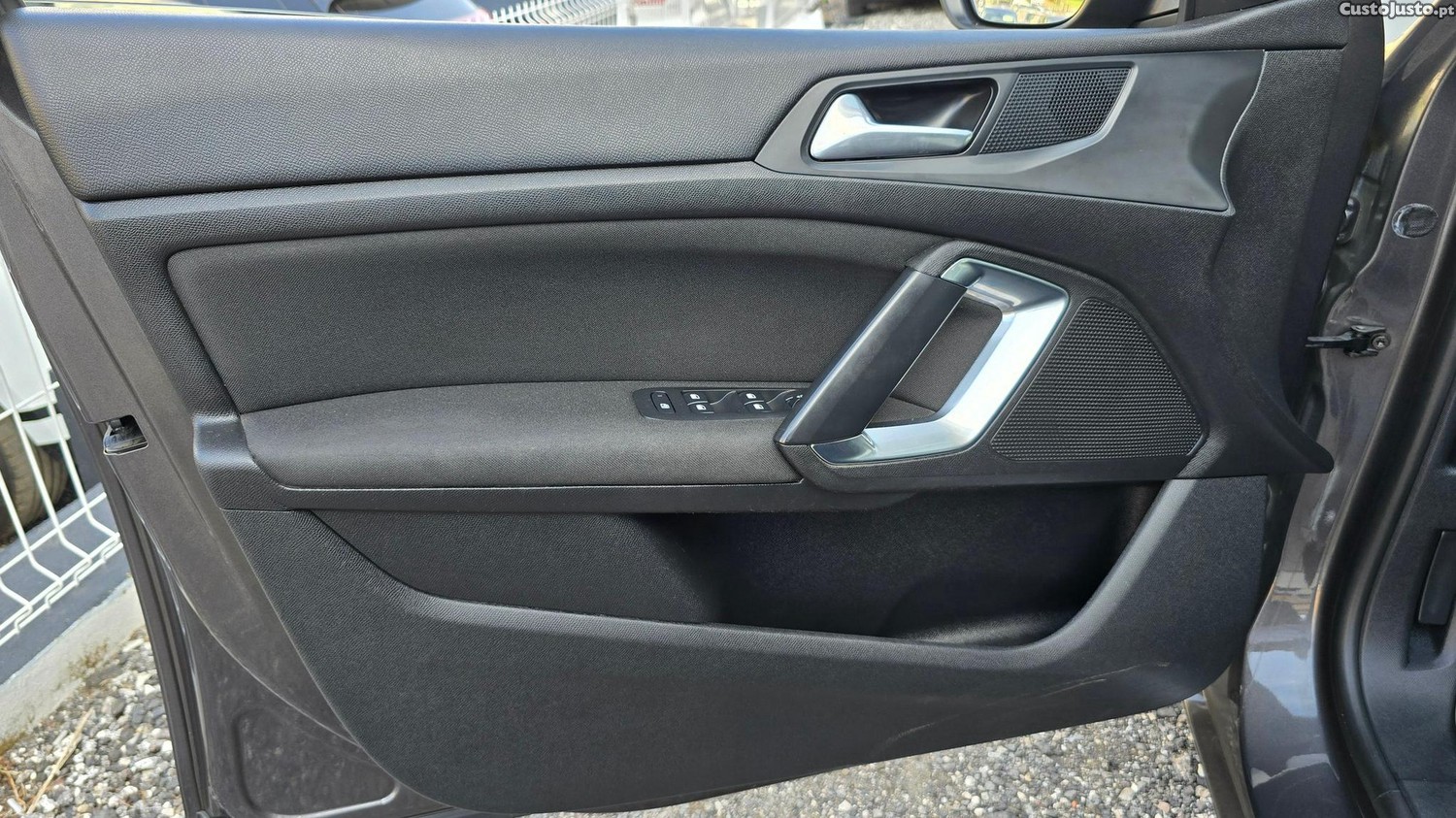 Peugeot 308 SW 1.5 BlueHDi Style — fotografia 24